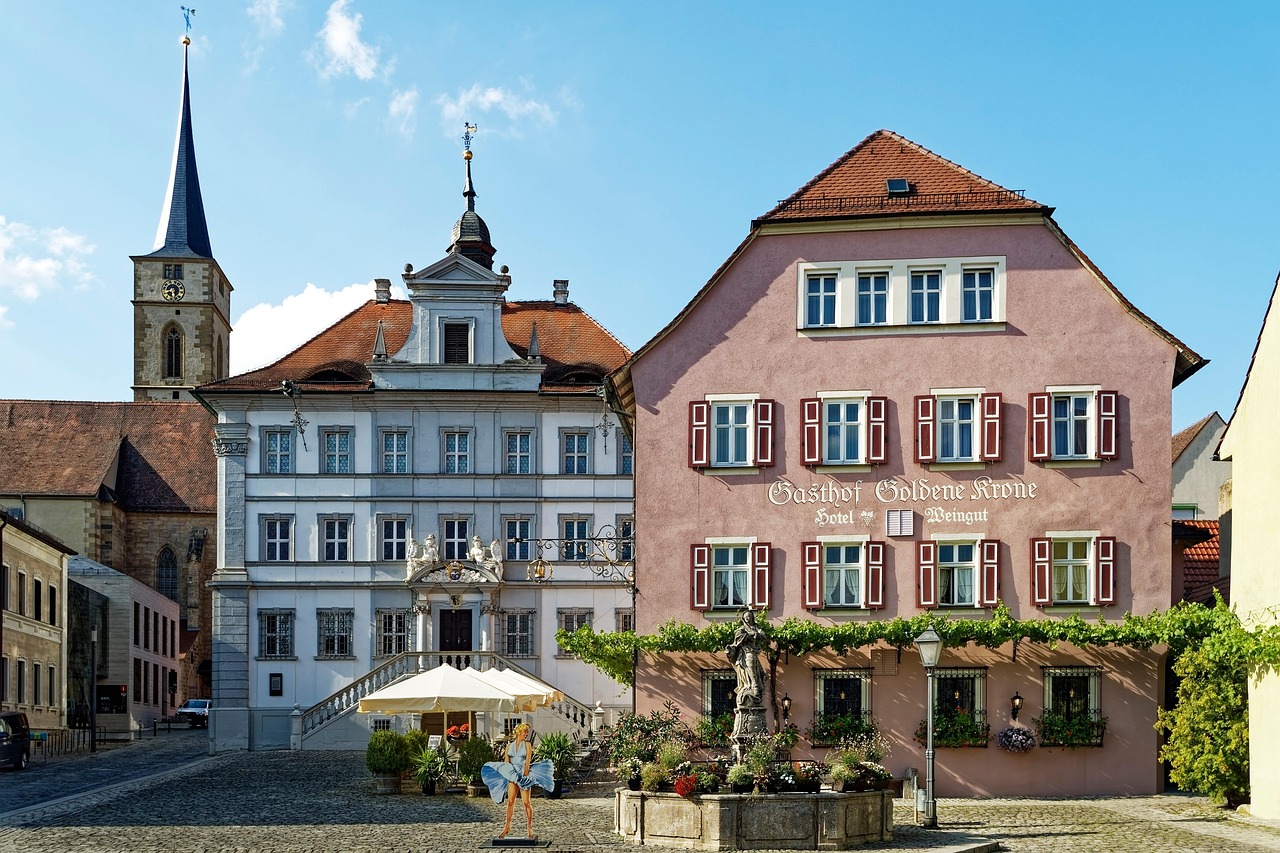 短信轰炸源码实名账号：流量卡的智能化建设：如何推进智能化建设、如何实现数字化转型等